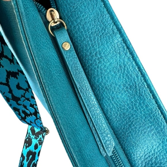 Wrangler Large Pebbled Crossbody Bag Leopard Guitar Strap Turquoise Black 14x12 - Picture 10 of 16